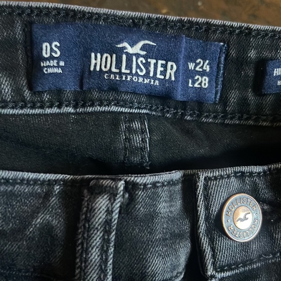 Gently used girls Black Hollister Jeans - Picture 5 of 11